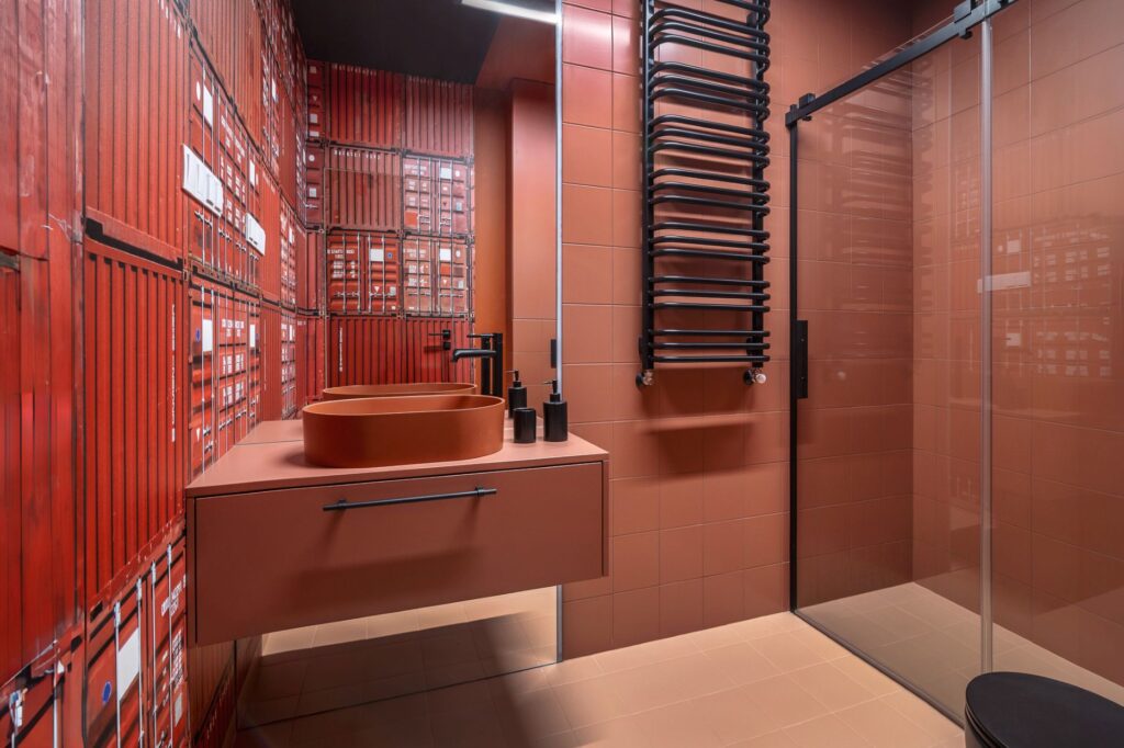 Drzwi do&nbsp;kabiny prysznicowej.