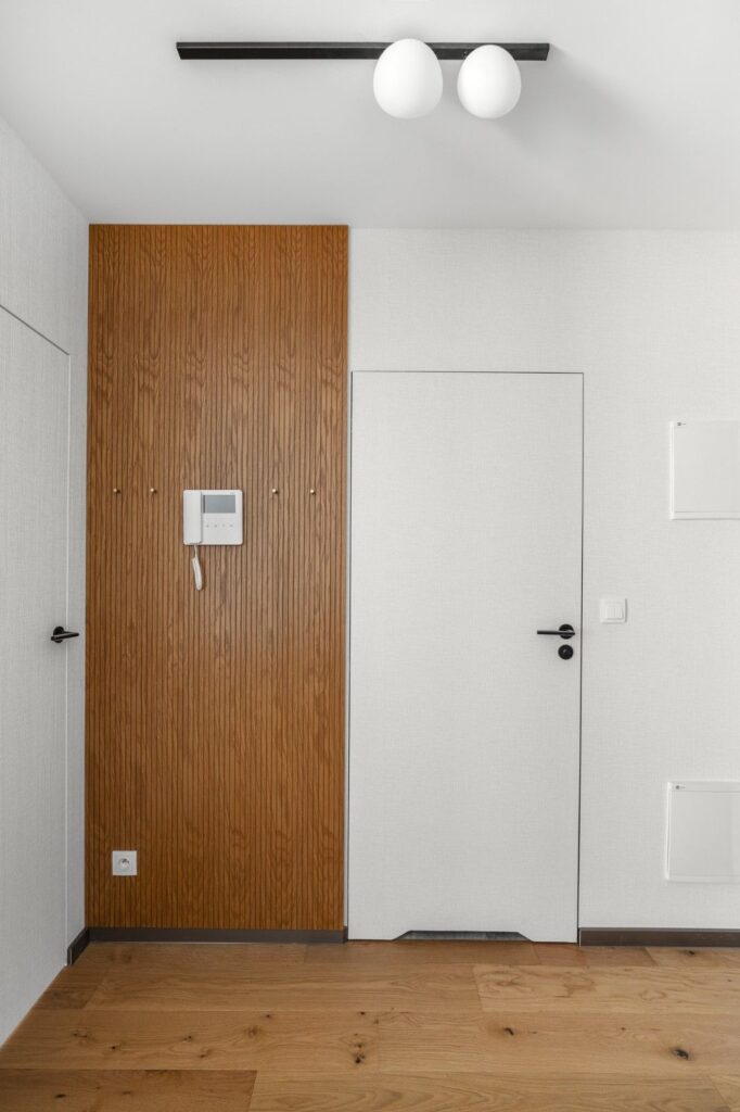 Podłoga w&nbsp;przedpokoju - aranżacje i&nbsp;inspiracje do&nbsp;wnętrza